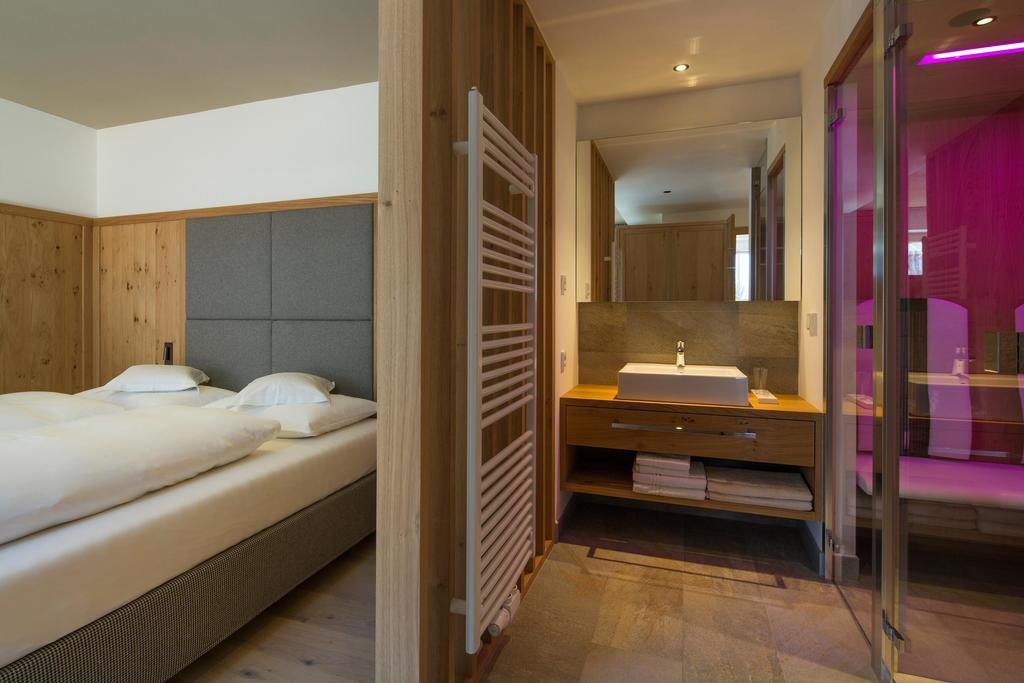 Moelgg Dolomites Residence San Vigilio Di Marebbe Quarto foto