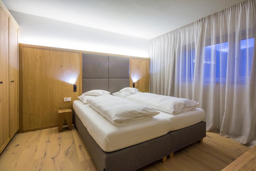 Moelgg Dolomites Residence San Vigilio Di Marebbe Quarto foto